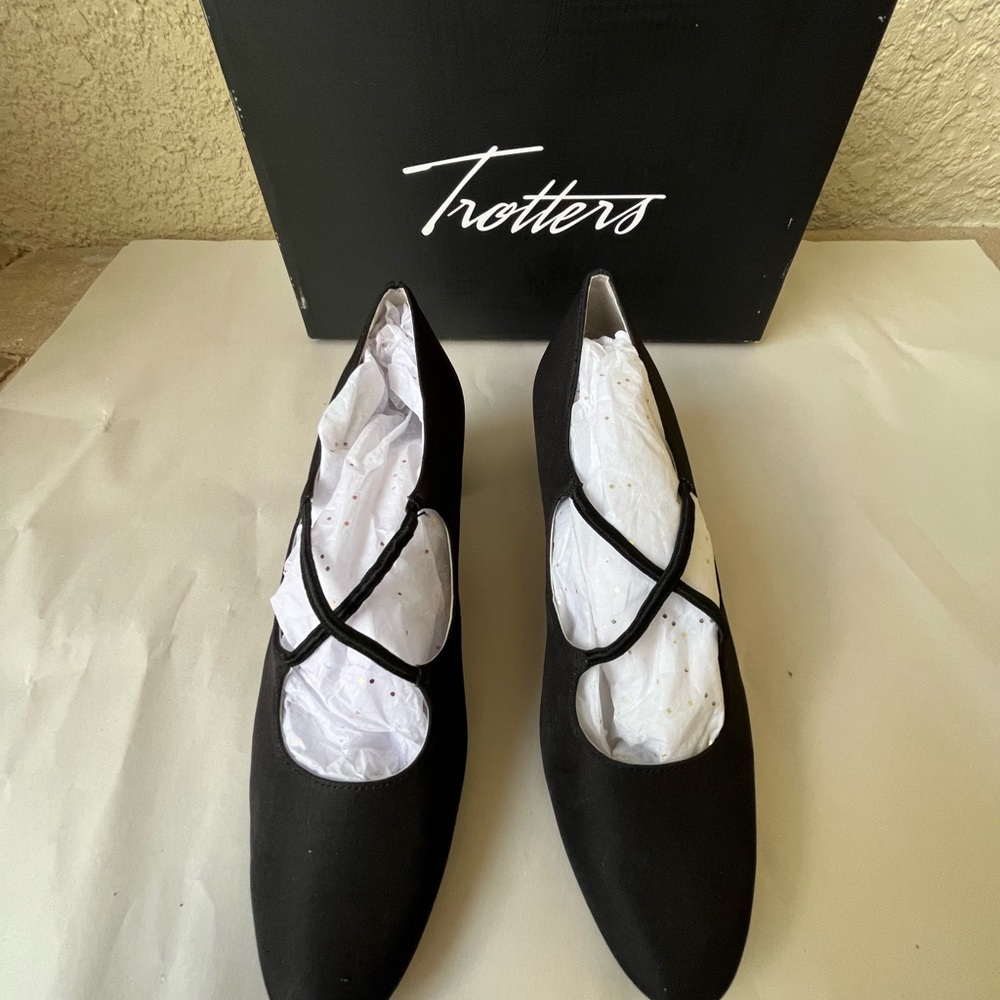 Shoes TROTTERS JAMIE Black Cross strap